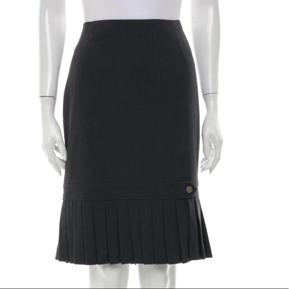 David Meister pleated knee length pencil skirt high rise dark grey button accent